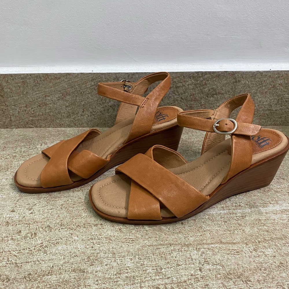 Sofft Women's Tan Wedge Sandals - Picture 2 of 5